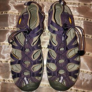 Keen Women's Strappy Purple Hiking waterproof sandals size 8.5 Woman EUC